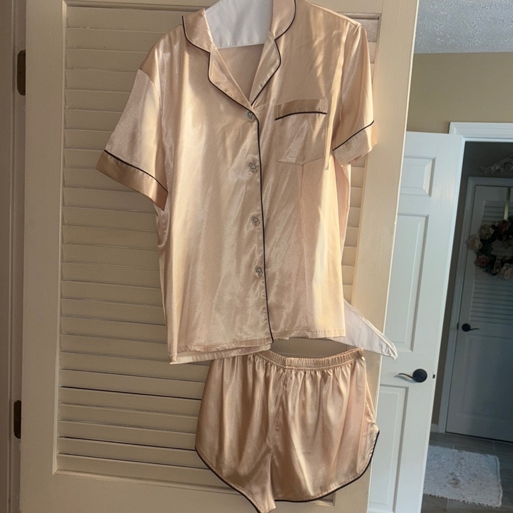 Elegant Women's Satin Pajama Set in Cream